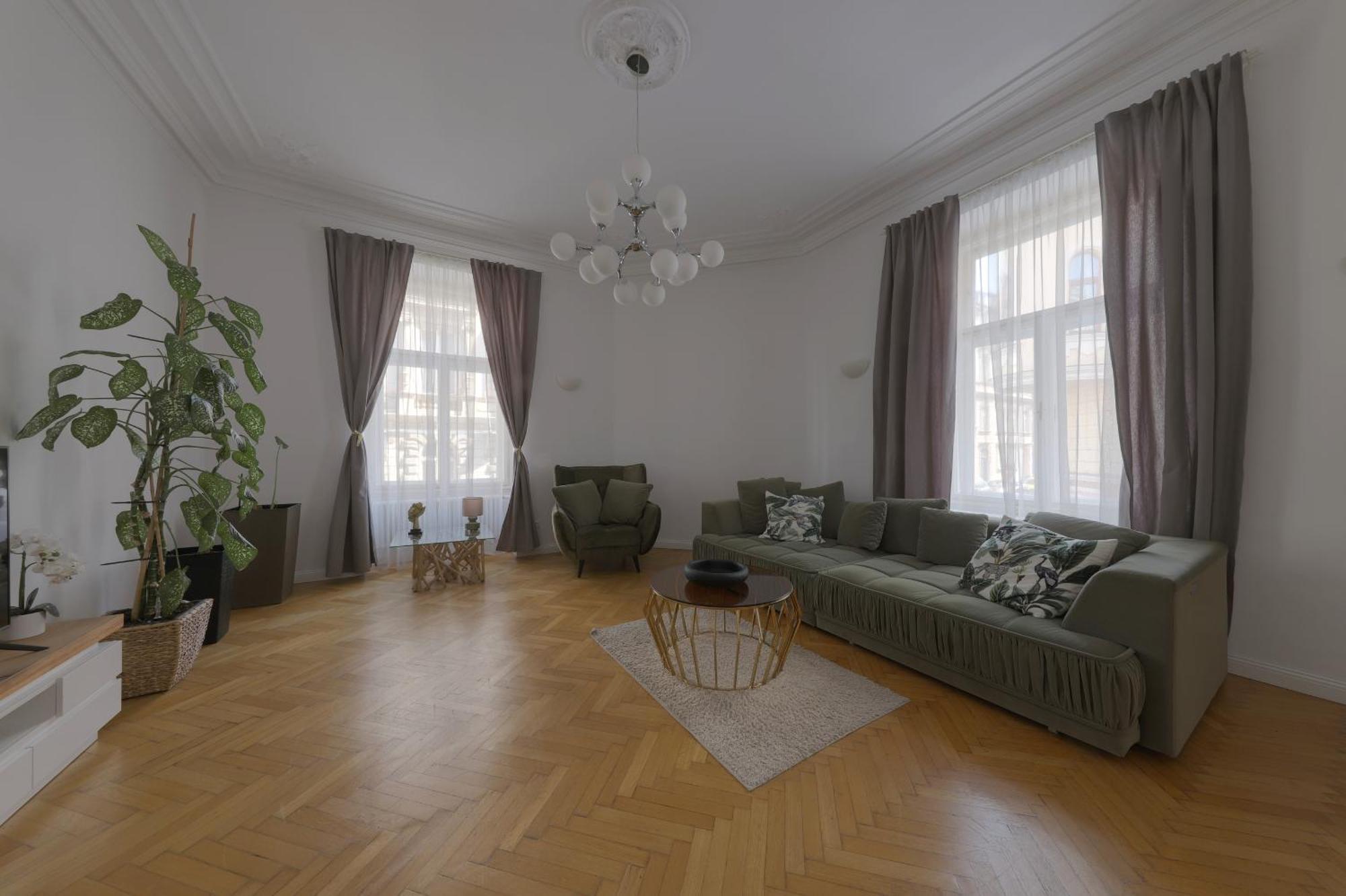 Beautiful Condo At The Old Town Bratislava Buitenkant foto