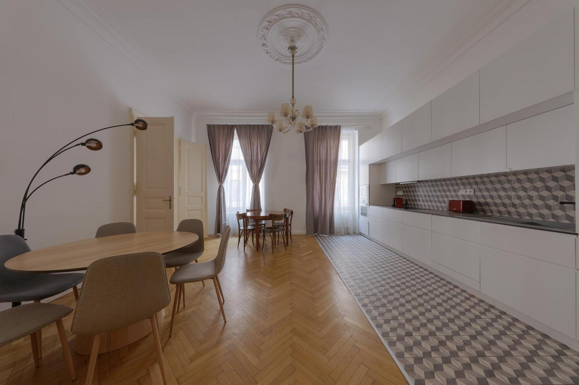 Beautiful Condo At The Old Town Bratislava Buitenkant foto