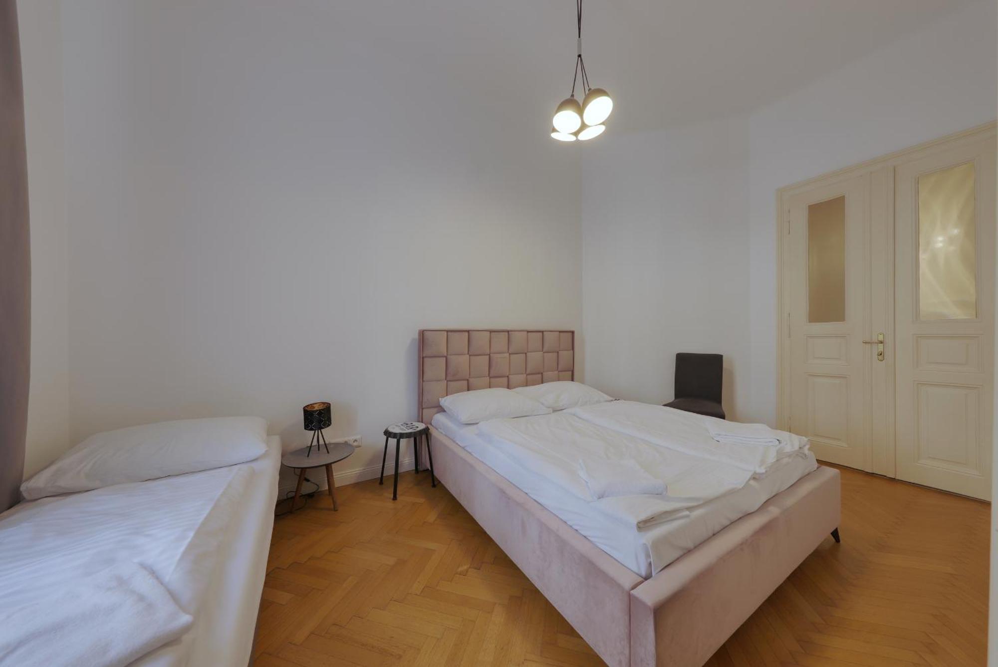 Beautiful Condo At The Old Town Bratislava Buitenkant foto